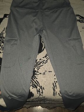Everyday Cargo Leggings in Charcoal Gray